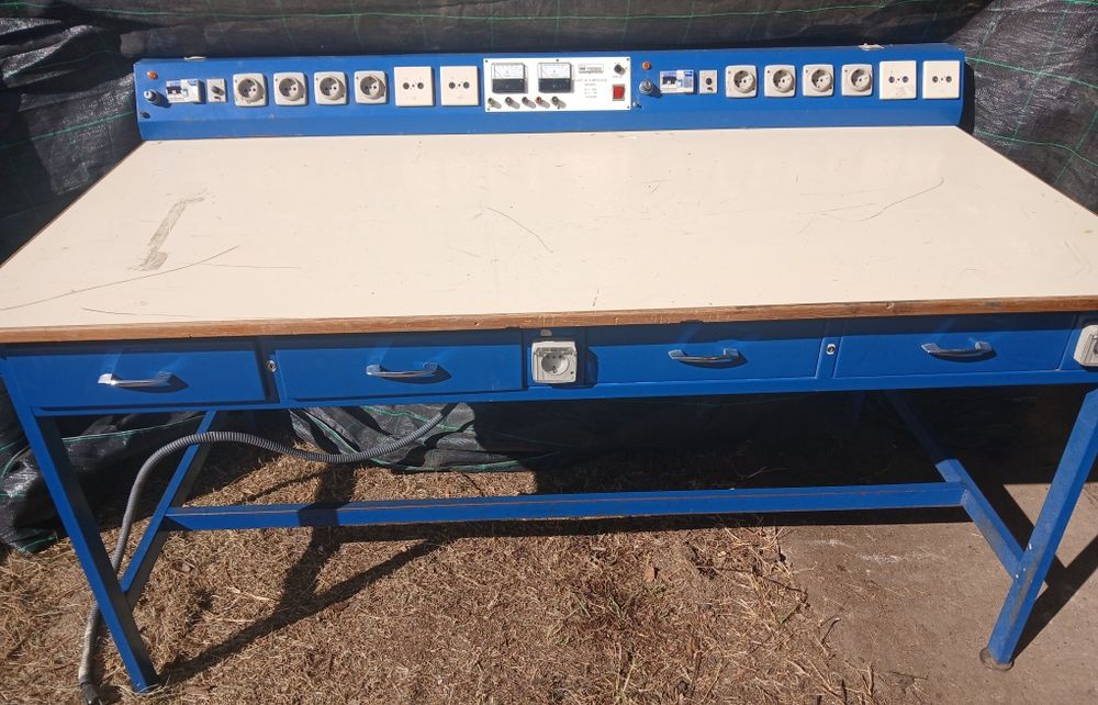 Bancada mesa de electronica reparações  trabalho  entrega
