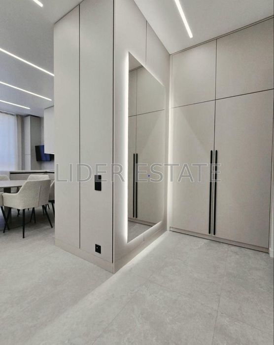 Продаж преміальної 3-кімнатної квартири з дизайнерським ремонтом у ЖК UZH Towers - View 4