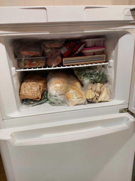 Frigorífico marca Indesit A+ em muito bom estado e a funcionar