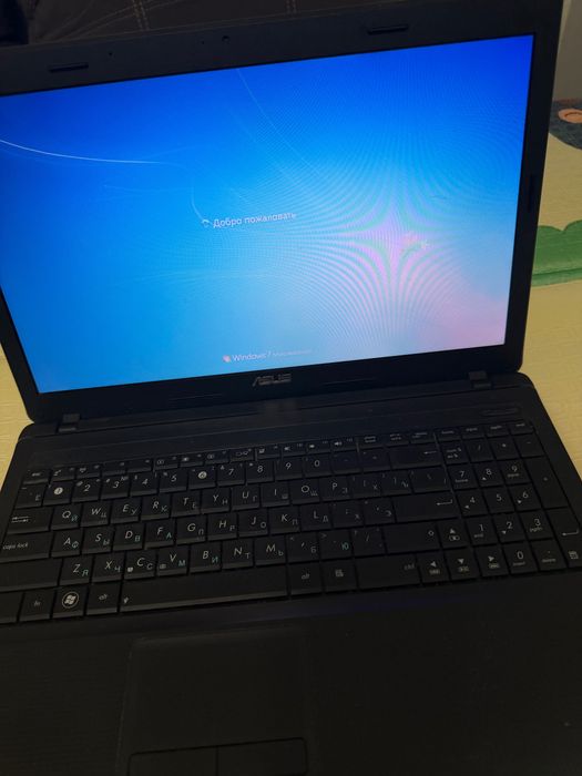 Ноутбук ASUS чорний