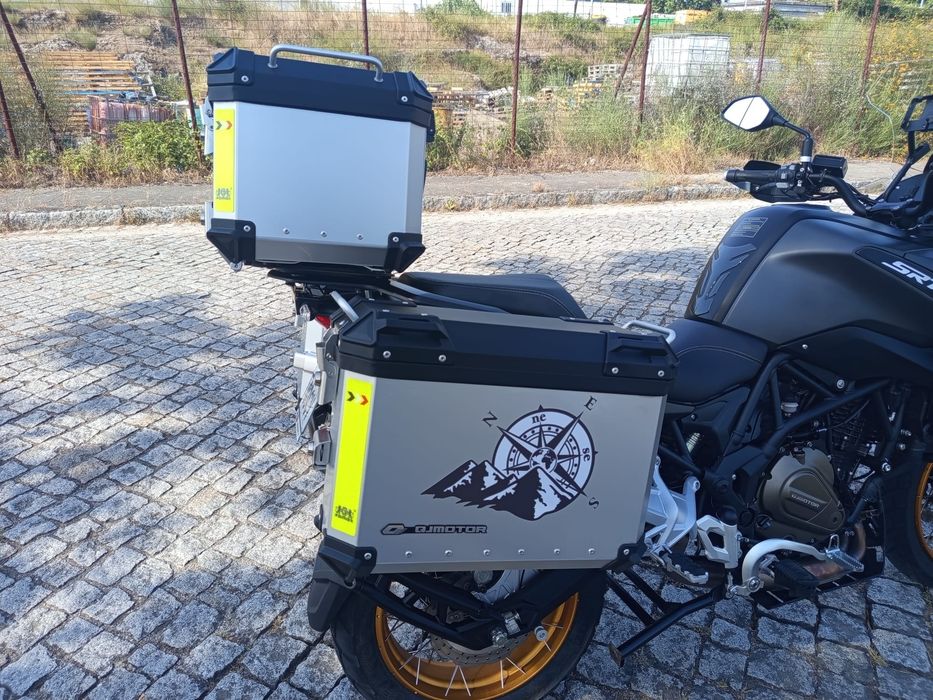 Vendo QJ SRT700X  Como nova