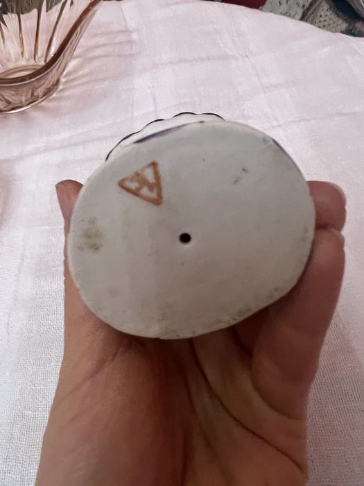 Порцелянова статуетка «Зима» дівчинка в кожушку Гжель