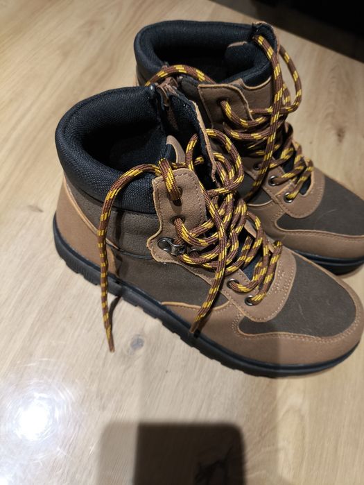 Buty Reserved nowe 37