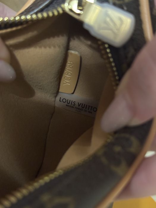 Сумка - багет Louis Vuitton Loop Bag