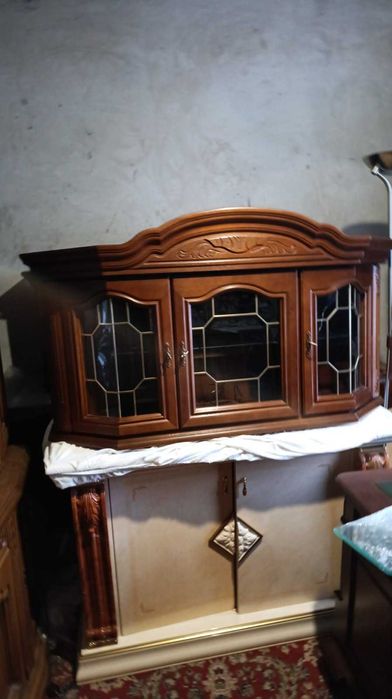 підвісна вітрина горіх махогон дуб