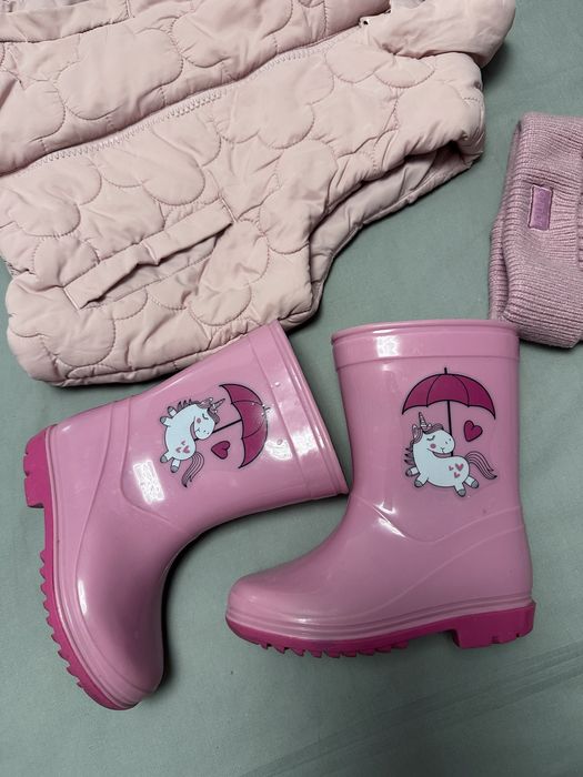 Желетка дитяча, чобітки шапка