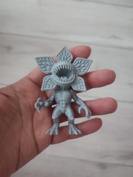 Нова колекційна фігурка демагоргана наліпки