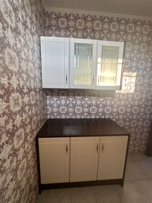 Móvel e vitrine para arrumação