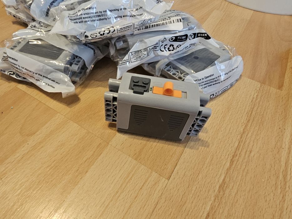 Zestaw Lego Klocki pasujące do Lego. Silnik pociągu. Koszyk na baterie AA AAA