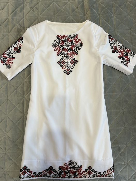 НОВЕ вишите плаття бісером. Ручна робота