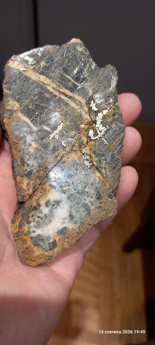 Minerały brekcja dolomit,kwarc,piryt, arsenopiryt