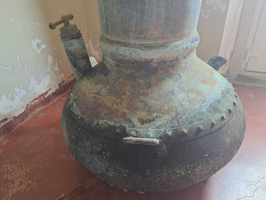 Peça Unica - Alambique em cobre grande dimensão