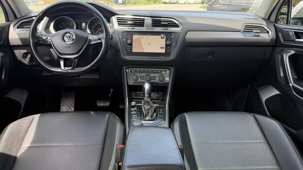 Volkswagen Golf      2019