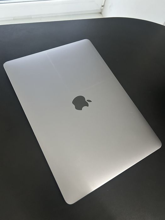 Apple MacBook Air M1, 2020 р. SSD 256 gb. 8gb ОЗУ