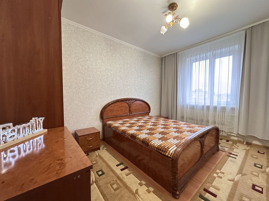 Продаж трикімнатної квартири  з каремонтом , меблями та технікою