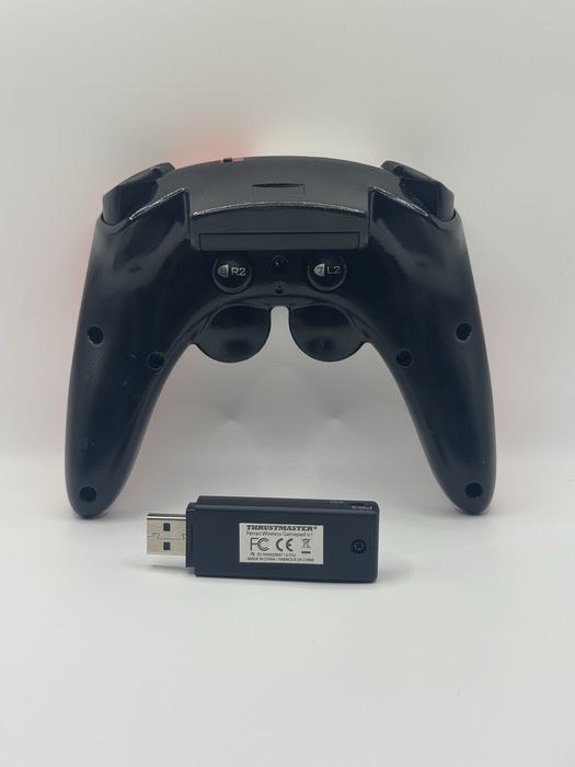 Comando Thrustmaster Ferrari Wireless PS3/PC + Recetor USB