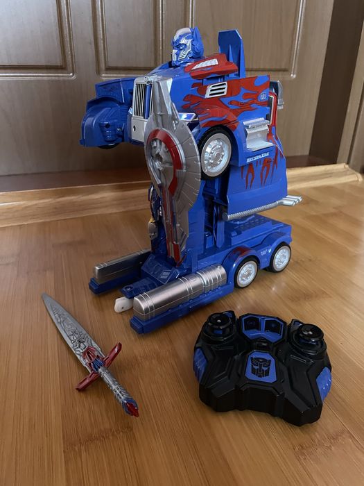 Трансформер на радіокеруванні Optimus Prime Hasbro