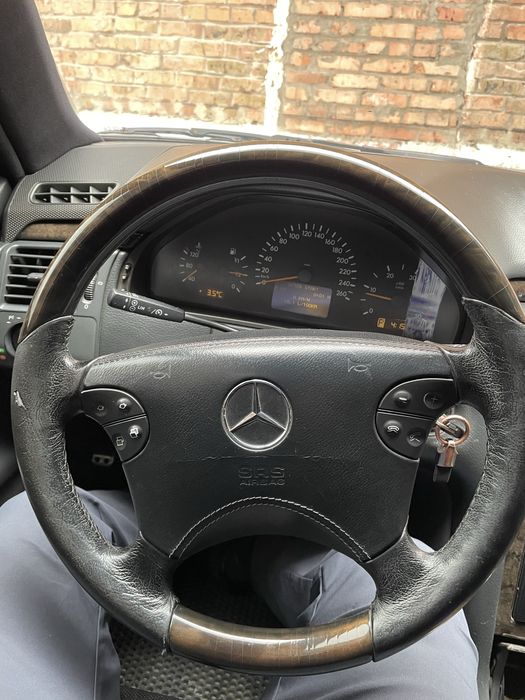 Кермо в комбінації шкіра + дерево на Mercedes W210 (Avangard)