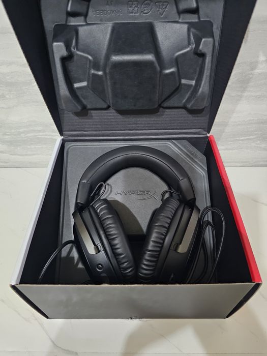 Headset HyperX Cloud III DTS Preto