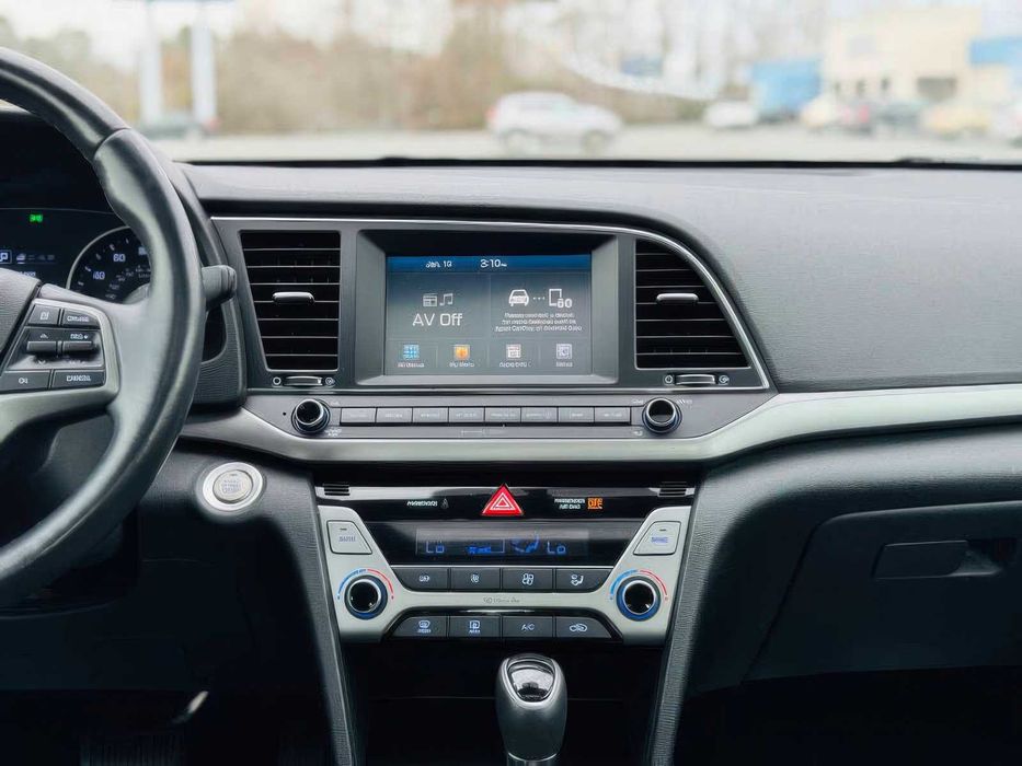 Hyundai Elantra Limited      2017