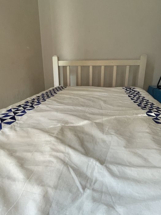 Cama de Solteiro em madeira maciça - Branca