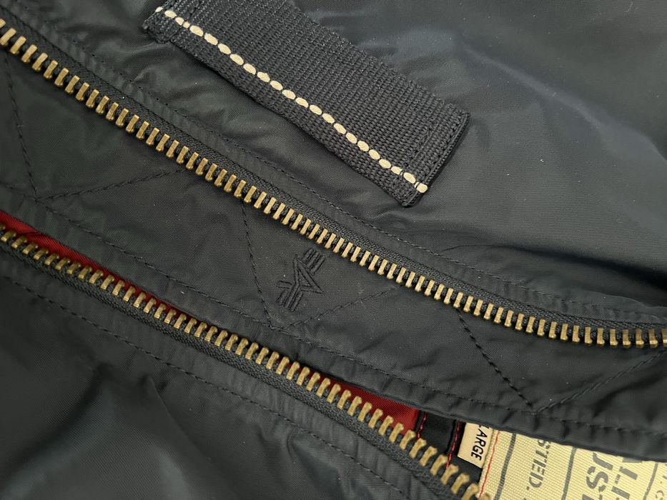 Бомбер Alpha Industries