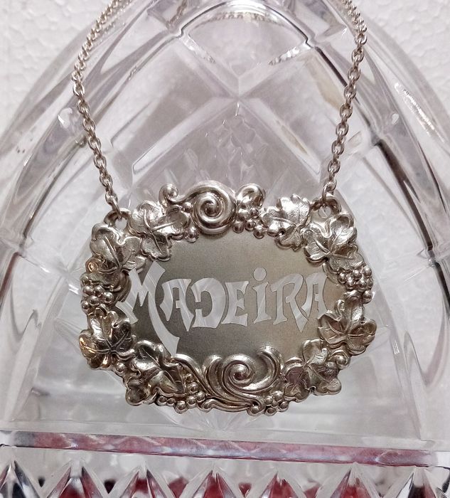 Rótulos em prata para garrafas