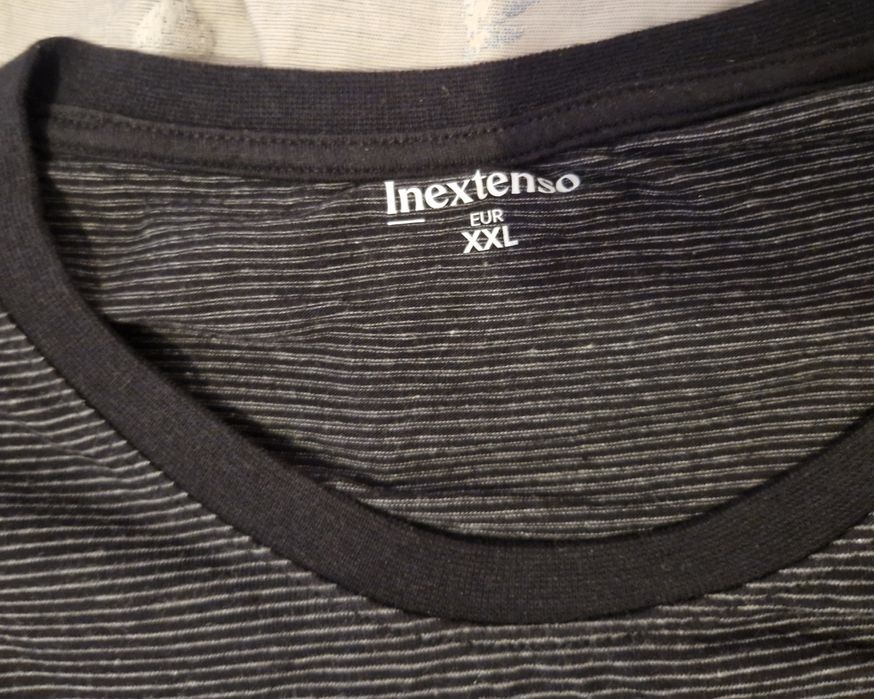 Diversas camisolas em algodão sweatshirt
manga comprida
Novas sem uso