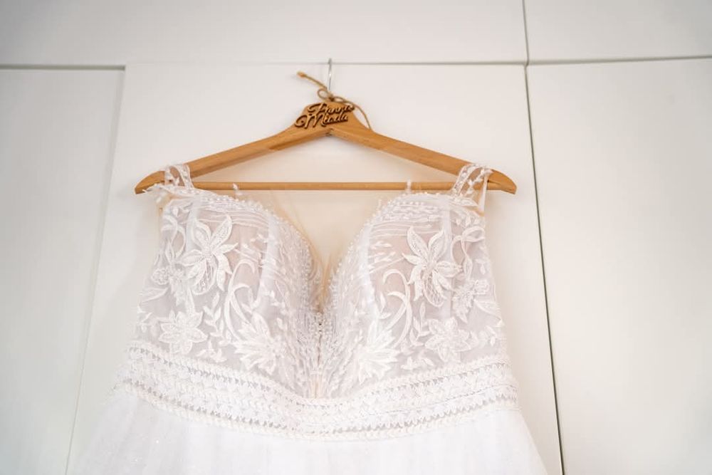 Biała suknia ślubna