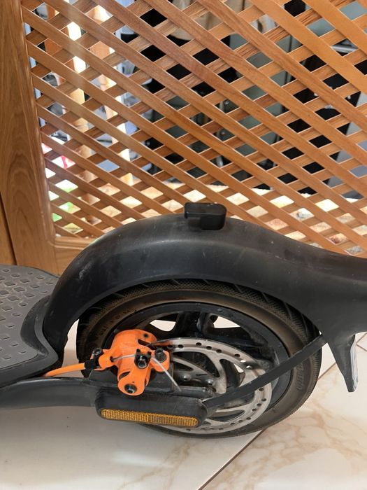 Продам електросамокат в хорошому стані