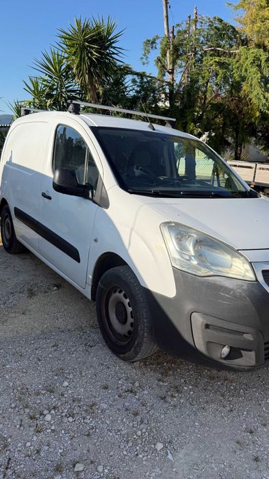 Viatura Peugeut Partner