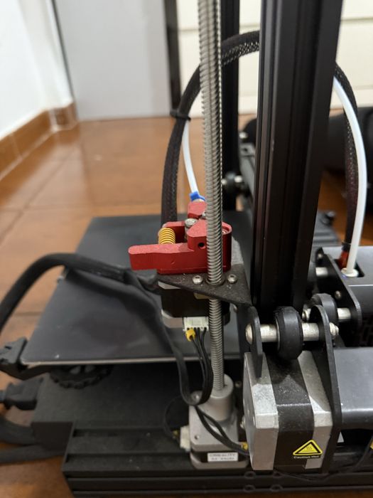 Creality Ender 3 V2 + Upgrades (Extrusora Metal & Molas) - Impecável