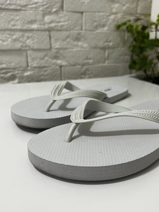 Білі шлепанці ASOS 40-41