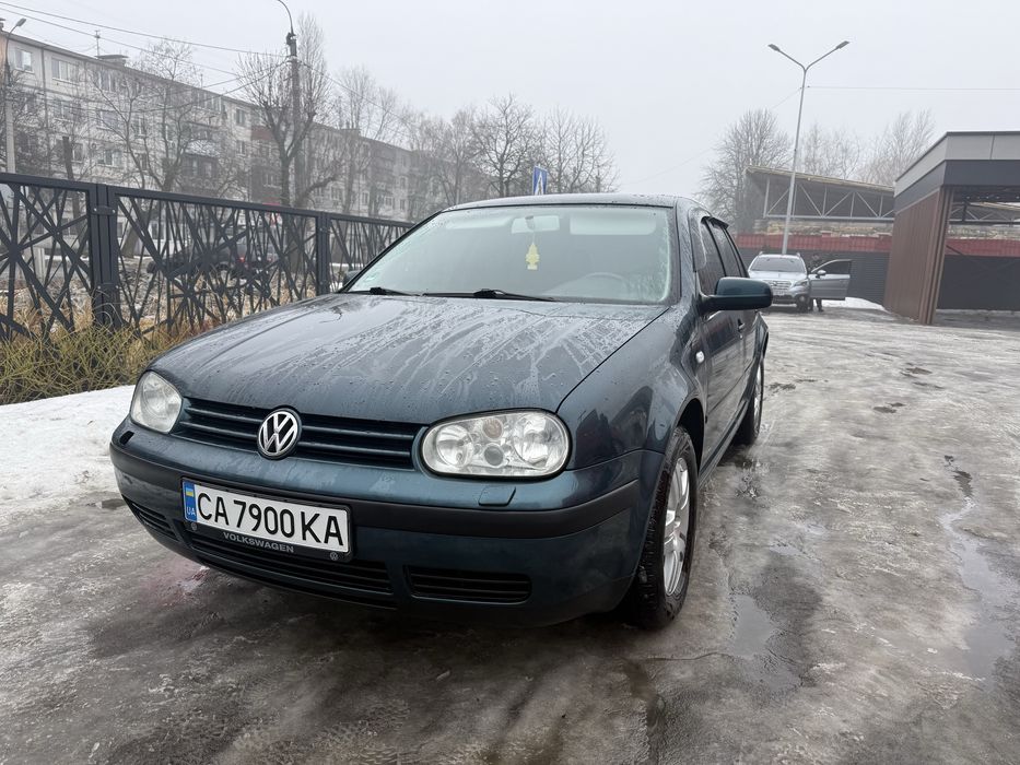 Volkswagen Golf 1.6 СУПЕР СТАН