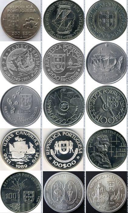 Muitas moedas antigas muitas em prata