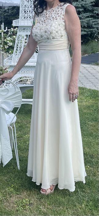 Сукня святкова колір молочний