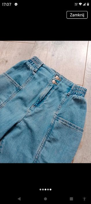 Jasnoniebieskie jeansy joggery paper bag