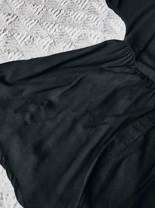 Sukienka zakładana, dekolt literka V