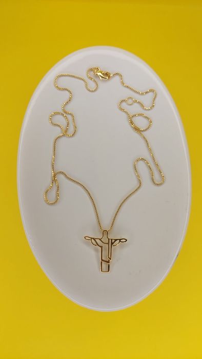 Colar Cristo, semijoia de qualidade,  folheado a ouro 18.
