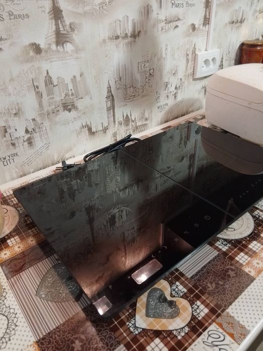 Продам электрическую плиту