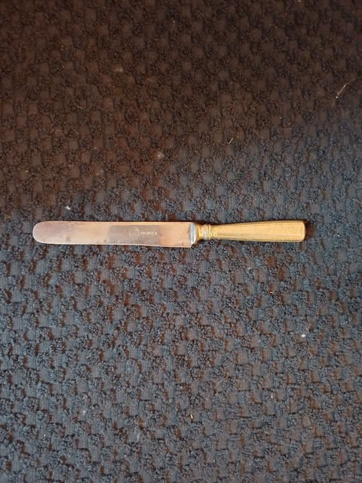 Faca com cabo em prata