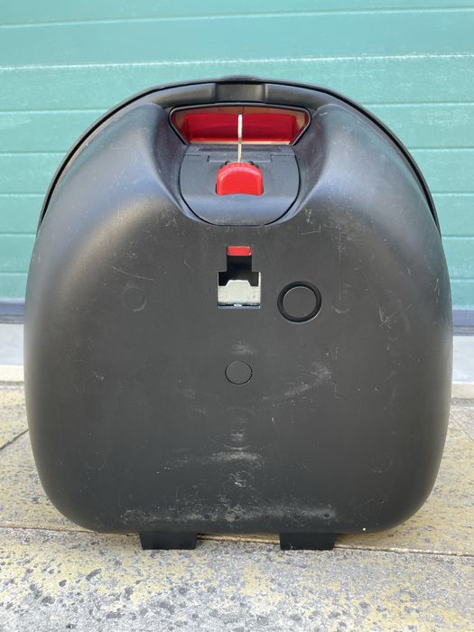 Caixa moto GIVI para 1 capacete integral