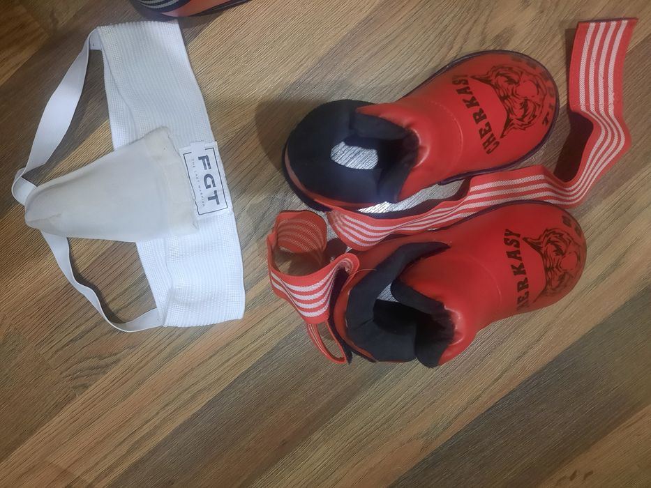 Фути та захист для паху для хлопчика