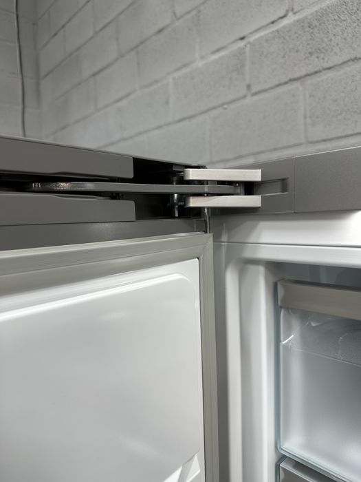 Виставка!Морозильна камера Miele FNS 4882