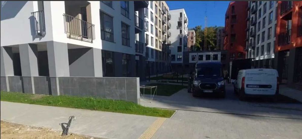 Продаж комерційного приміщеня Брюховичі 118 м2