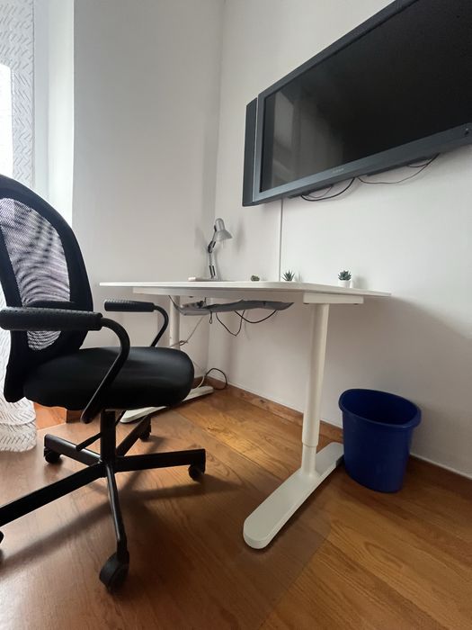 Cadeira de trabalho IKEA FLINTAN (preta) com apoios de braços