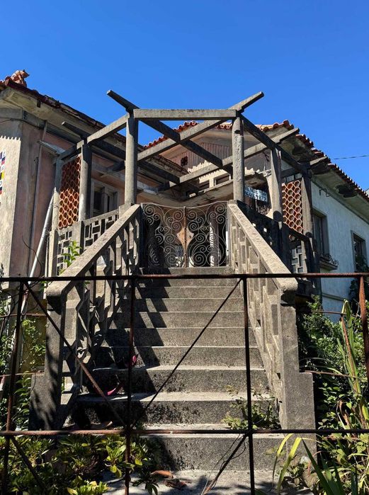 Moradia isolada com terreno de 1400m2