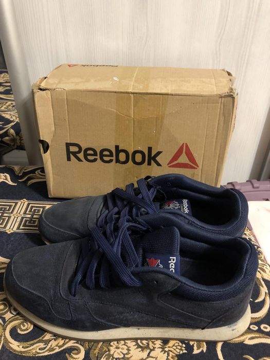 Кроссовки Reebok босоножки в идеале ,стелька 27,5 см оригинал