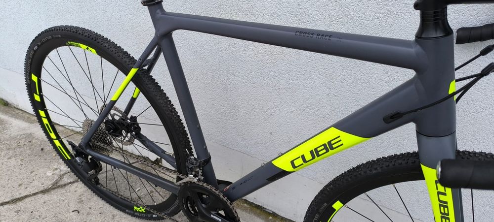 CUBE CROSS RACE (przełaj/gravel), Shimano 105 (hydraulika), Rozmiar 56