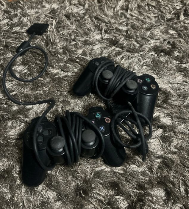 Playstation 2 + 2 comandos